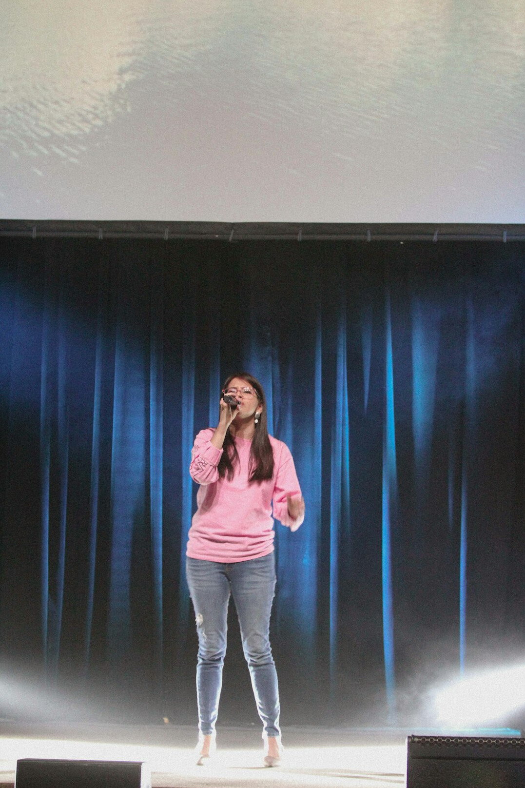 tv host on stage